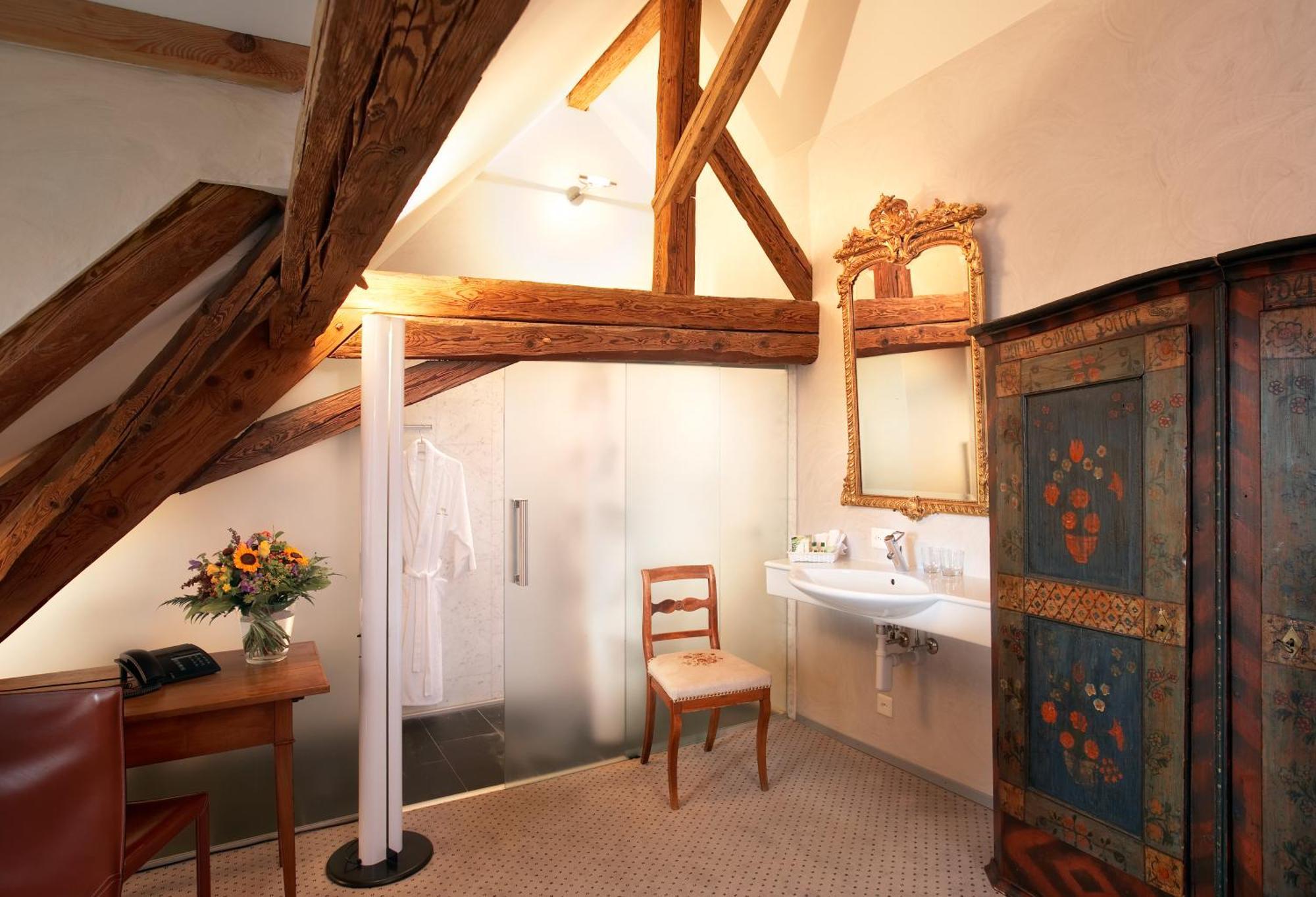 Romantik Hotel de L'Ours Sugiez Extérieur photo