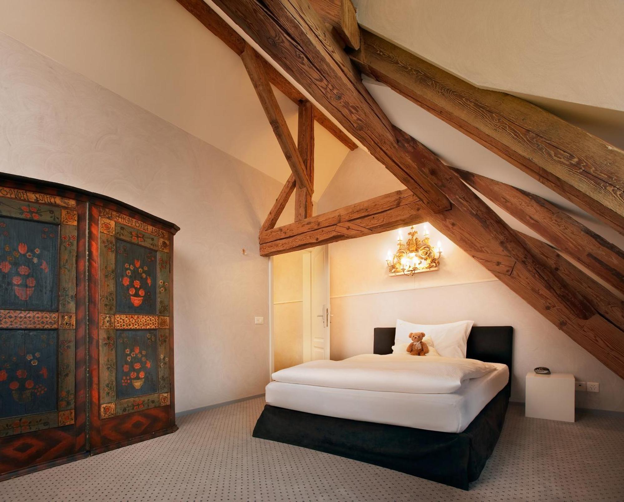 Romantik Hotel de L'Ours Sugiez Extérieur photo